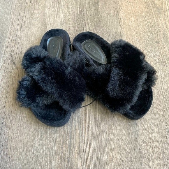 NWT LOFT Cross Front Fuzzy Slides Black Small (5/6) - Picture 1 of 8
